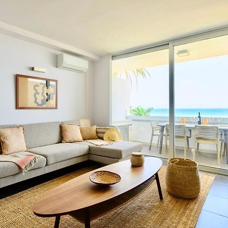 Charming 2 Bedroom Retreat With Beachfront Views San Bartolome Bagian luar foto